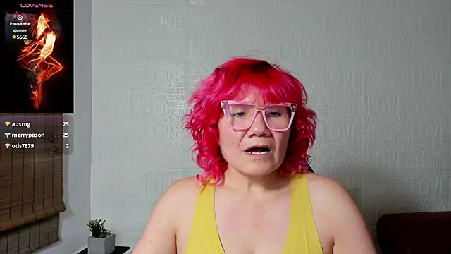 Snapshot of Salomeediaz_ chatting on 01-25-25, 12:17 Salomeediaz online show from 01-25-25, 12:17