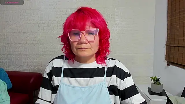 Snapshot of Salomeediaz_ chatting on 02-11-25, 09:03 Salomeediaz online show from 02-11-25, 09:03