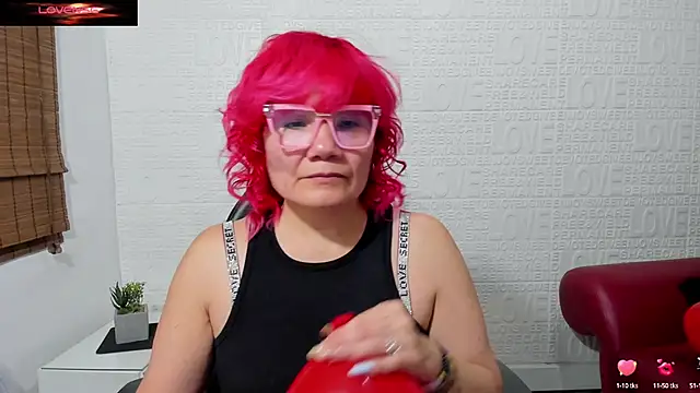 Snapshot of Salomeediaz_ chatting on 02-14-25, 09:10 Salomeediaz online show from 02-14-25, 09:10