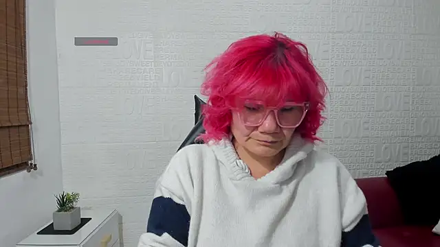 Snapshot of Salomeediaz_ chatting on 02-20-25, 09:09 Salomeediaz online show from 02-20-25, 09:09