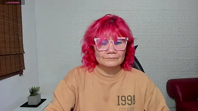 Snapshot of Salomeediaz_ chatting on 02-21-25, 09:32 Salomeediaz online show from 02-21-25, 09:32