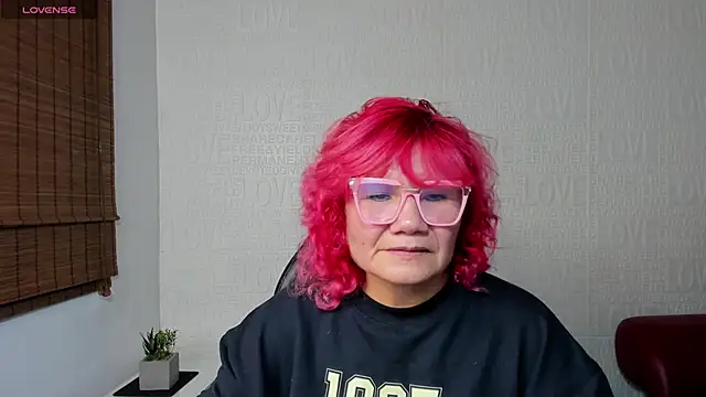 Snapshot of Salomeediaz_ chatting on 02-22-25, 09:26 Salomeediaz online show from 02-22-25, 09:26