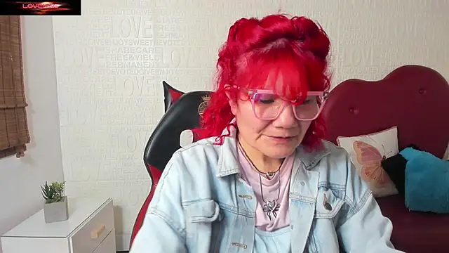 Snapshot of Salomeediaz_ chatting on 02-27-25, 09:04 Salomeediaz online show from 02-27-25, 09:04