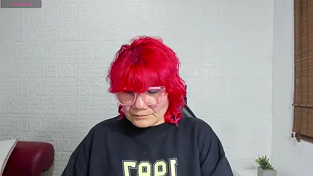 Snapshot of Salomeediaz_ chatting on 03-06-25, 08:05 Salomeediaz online show from 03-06-25, 08:05