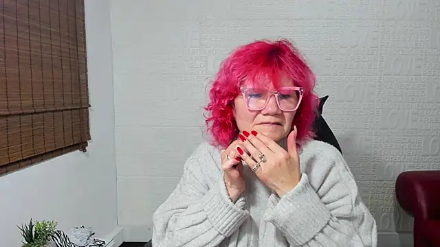 Snapshot of Salomeediaz_ chatting on 03-18-25, 06:03 Salomeediaz online show from 03-18-25, 06:03