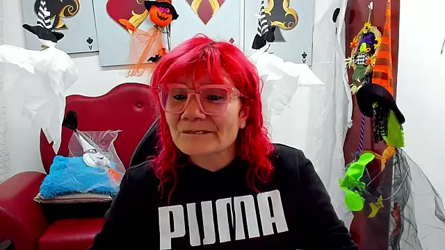 Snapshot of Salomeediaz_ chatting on 10-12-25, 01:10 Salomeediaz online show from 10-12-25, 01:10