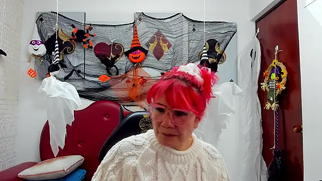 Snapshot of Salomeediaz_ chatting on 10-16-25, 09:05 Salomeediaz online show from 10-16-25, 09:05