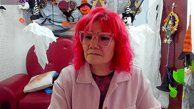 Snapshot of Salomeediaz_ chatting on 10-18-25, 09:04 Salomeediaz online show from 10-18-25, 09:04