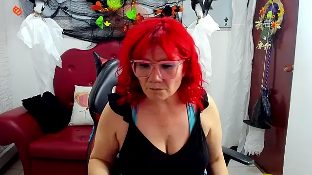 Snapshot of Salomeediaz_ chatting on 10-21-25, 09:04 Salomeediaz online show from 10-21-25, 09:04