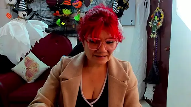 Snapshot of Salomeediaz_ chatting on 10-22-25, 09:03 Salomeediaz online show from 10-22-25, 09:03