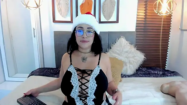 Scarleth swann online show from 12-19-25, 12:12