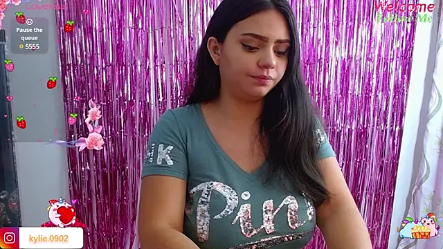 Snapshot of karol_9 chatting on 01-21-25, 02:43 karol 9 online show from 01-21-25, 02:43