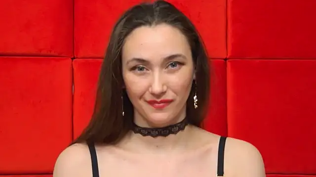 Snapshot of AliceMunro chatting on 02-13-25, 05:05 AliceMunro online show from 02-13-25, 05:05