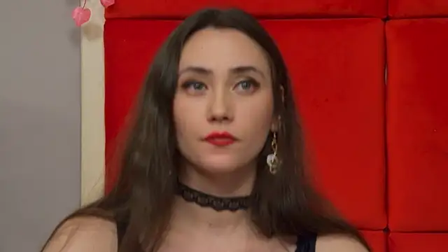 Snapshot of AliceMunro chatting on 02-18-25, 10:58 AliceMunro online show from 02-18-25, 10:58