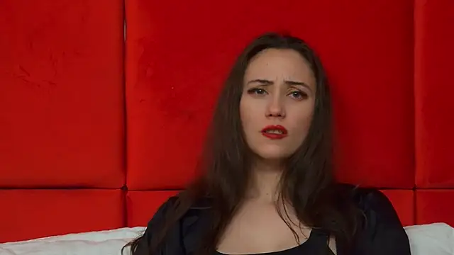 Snapshot of AliceMunro chatting on 03-04-25, 11:00 AliceMunro online show from 03-04-25, 11:00