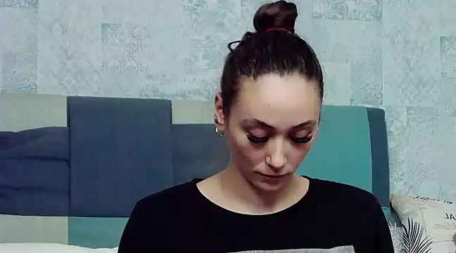 Snapshot of AliceMunro chatting on 03-21-25, 08:29 AliceMunro online show from 03-21-25, 08:29