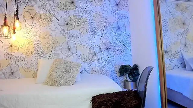 Snapshot of DanielaRuizz chatting on 01-08-25, 07:34 DanielaRuizz online show from 01-08-25, 07:34