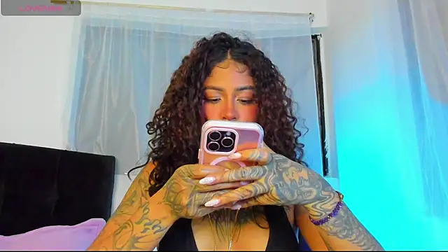 Snapshot of JuliaRose_ks chatting on 05-15-26, 01:45 JuliaRose ks online show from 05-15-26, 01:45