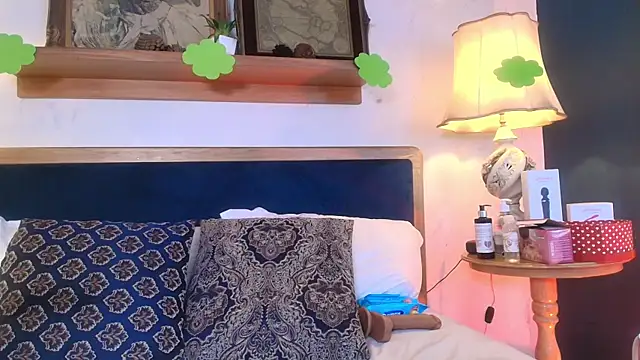 Hotsamantamature online show from 03-18-25, 01:43