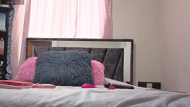 Snapshot of Hotsamantamature chatting on 11-13-25, 06:29 Hotsamantamature online show from 11-13-25, 06:29