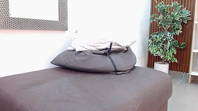 Snapshot of _Daneshka chatting on 01-28-25, 02:10  Daneshka online show from 01-28-25, 02:10