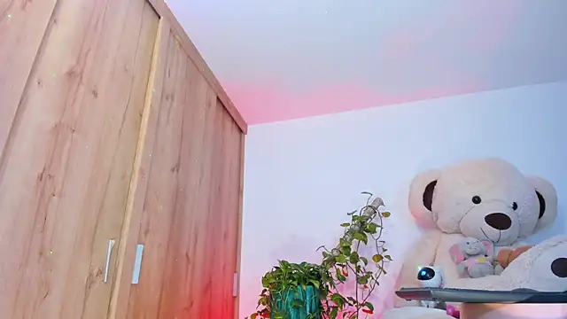 The queen of pleasure online show from 10-09-25, 09:40