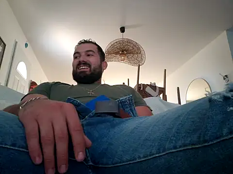 Leonormaldick online show from 10-15-25, 02:39