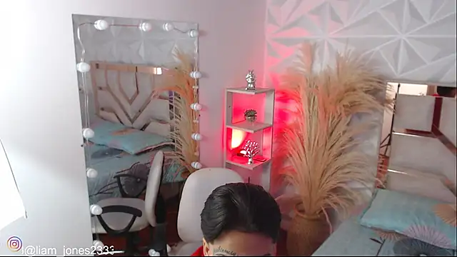 Jonesliam23 online show from 10-29-25, 07:15