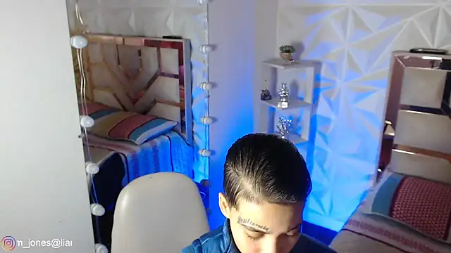 Jonesliam23 online show from 03-31-26, 07:47