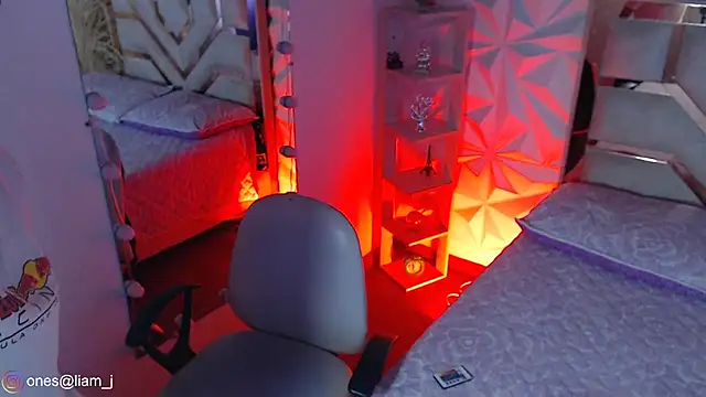 Jonesliam23 online show from 04-27-26, 07:23