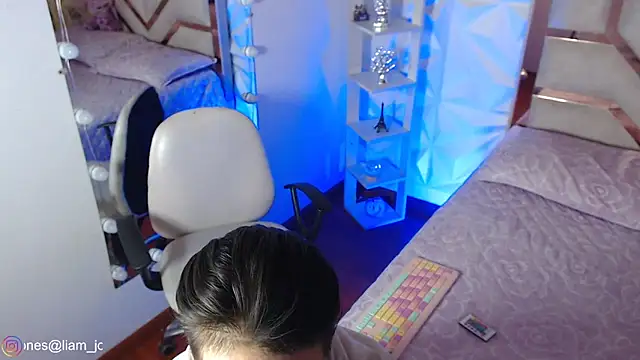 Jonesliam23 online show from 04-28-26, 08:14