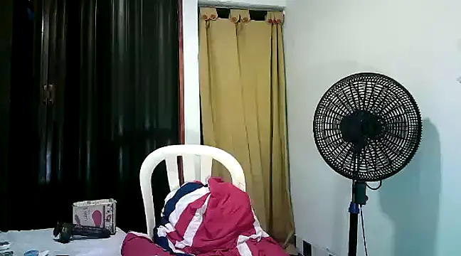 Snapshot of kimmiemm chatting on 01-20-25, 12:57 kimmiemm online show from 01-20-25, 12:57