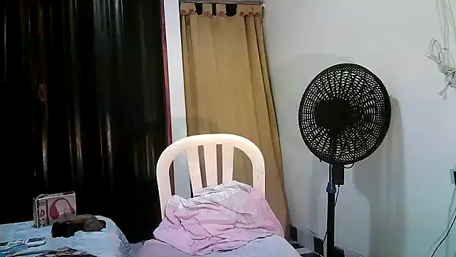 Snapshot of kimmiemm chatting on 03-23-25, 01:53 kimmiemm online show from 03-23-25, 01:53
