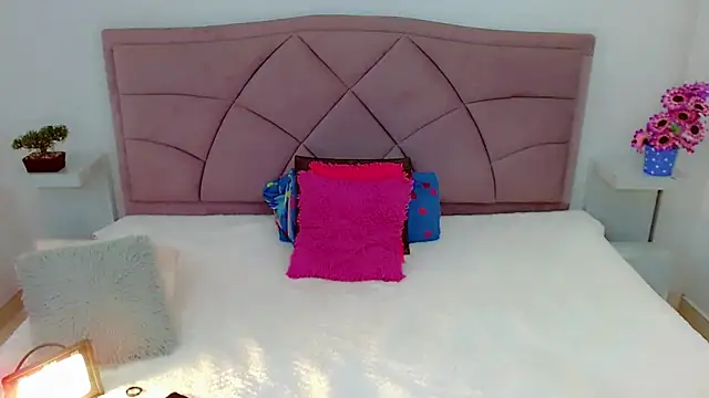 Snapshot of laura_sweett120 chatting on 02-07-25, 04:06 laura sweett120 online show from 02-07-25, 04:06