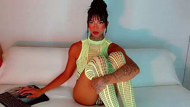 Snapshot of laura_sweett120 chatting on 02-21-25, 10:48 laura sweett120 online show from 02-21-25, 10:48