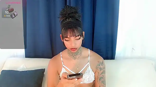 Snapshot of laura_sweett120 chatting on 11-07-25, 01:33 laura sweett120 online show from 11-07-25, 01:33