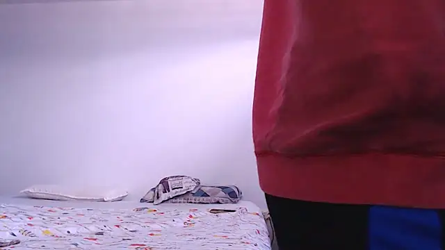 Snapshot of Sanit_Di chatting on 12-21-25, 02:13 Sanit Di online show from 12-21-25, 02:13