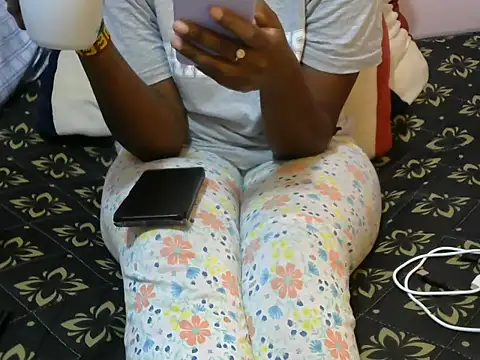 Snapshot of winnie254 chatting on 10-30-25, 07:21 winnie254 online show from 10-30-25, 07:21