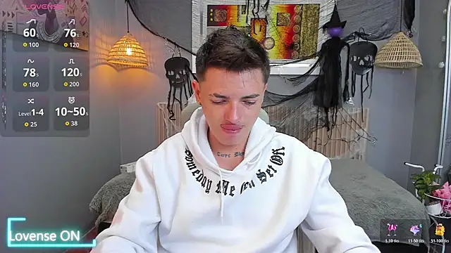 Snapshot of tossetrech chatting on 10-26-25, 03:12 tossetrech online show from 10-26-25, 03:12