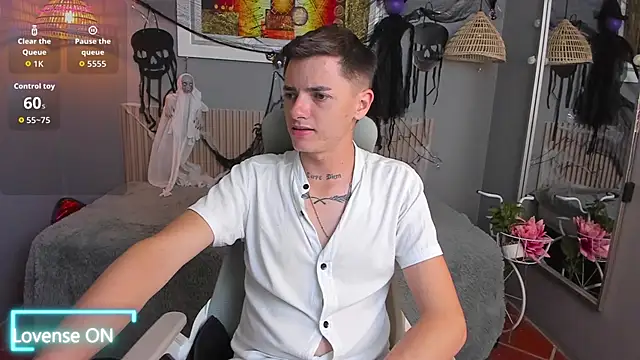 tossetrech online show from 10-30-25, 03:19