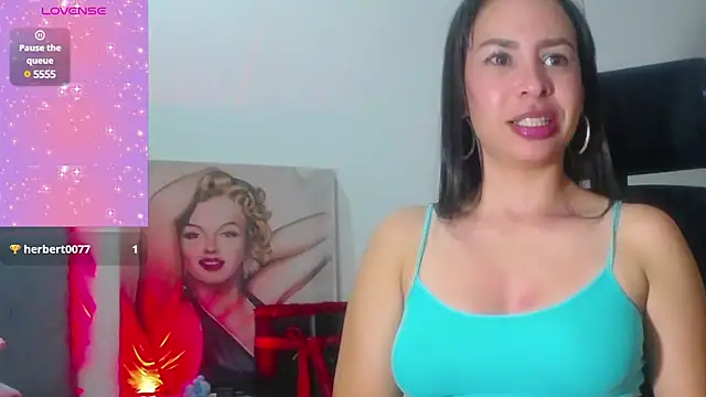 Snapshot of Shantalhotx69 chatting on 01-11-25, 12:01 Shantalhotx69 online show from 01-11-25, 12:01