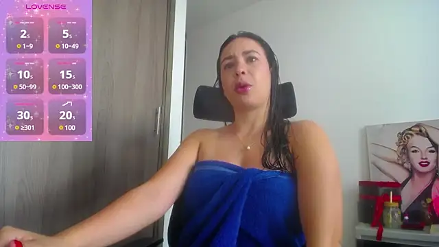 Snapshot of Shantalhotx69 chatting on 01-20-25, 12:07 Shantalhotx69 online show from 01-20-25, 12:07