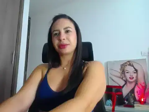 Snapshot of Shantalhotx69 chatting on 02-08-25, 03:31 Shantalhotx69 online show from 02-08-25, 03:31