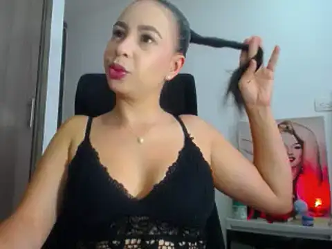 Snapshot of Shantalhotx69 chatting on 02-12-25, 12:01 Shantalhotx69 online show from 02-12-25, 12:01