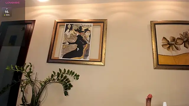 Snapshot of luna-catt chatting on 03-15-25, 01:40 luna-catt online show from 03-15-25, 01:40