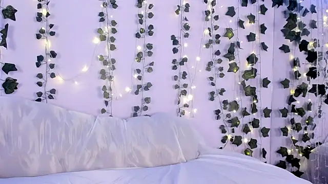 Snapshot of Natasha_Nasty2 chatting on 12-24-24, 12:44 Natasha Nasty2 online show from 12-24-24, 12:44