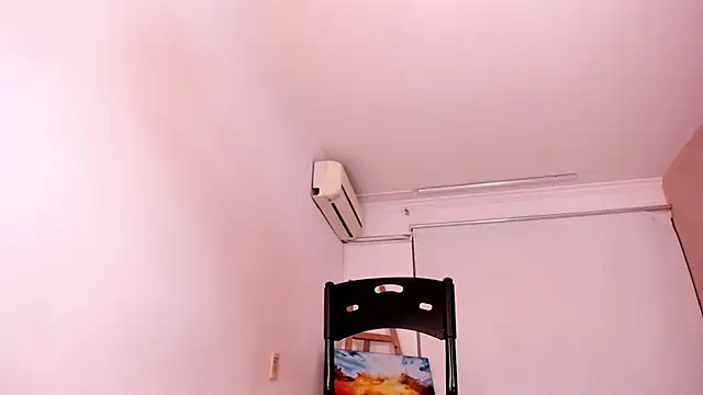 Snapshot of ANGEL_NICOLAS chatting on 02-27-25, 11:37 ANGEL NICOLAS online show from 02-27-25, 11:37