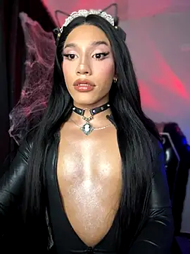 Snapshot of Emaa- chatting on 10-26-25, 03:23 Emaa- online show from 10-26-25, 03:23