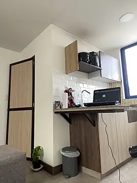 LauraCadwell online show from 12-22-24, 04:27