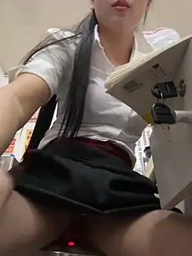 Snapshot of andii-1 chatting on 02-23-25, 05:12 andii-1 online show from 02-23-25, 05:12